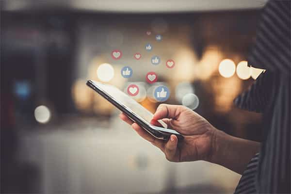 Social media as a step in the 5 contact strategy